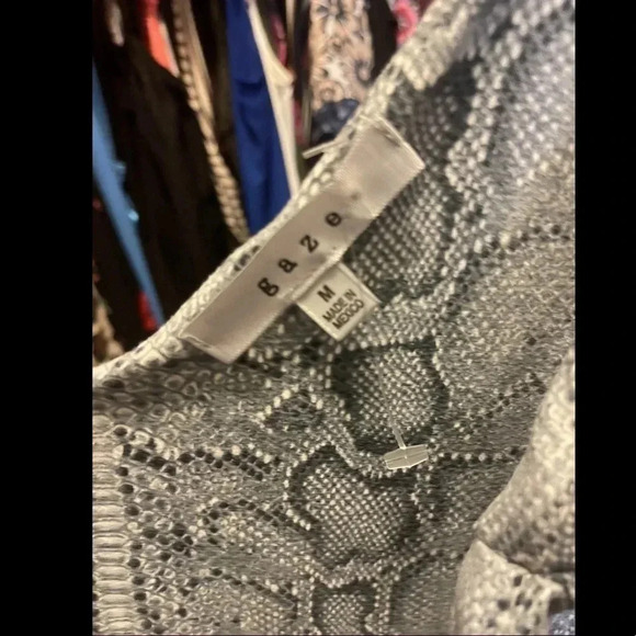 NWOT Gaze - Grey Bodysuit - M - Picture 3 of 3